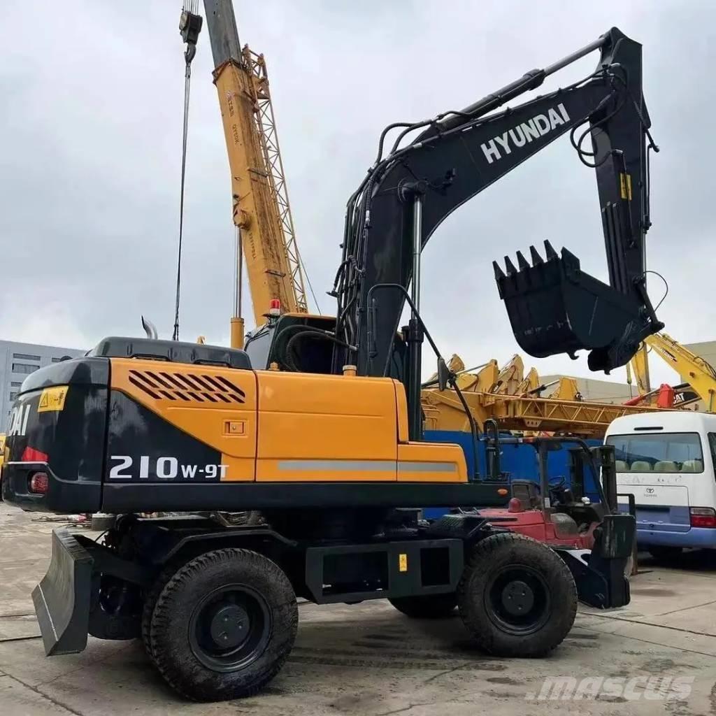 Hyundai R210W-9T Gumikerekes kotrók