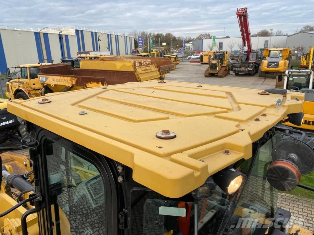 CAT 980M Gumikerekes homlokrakodók