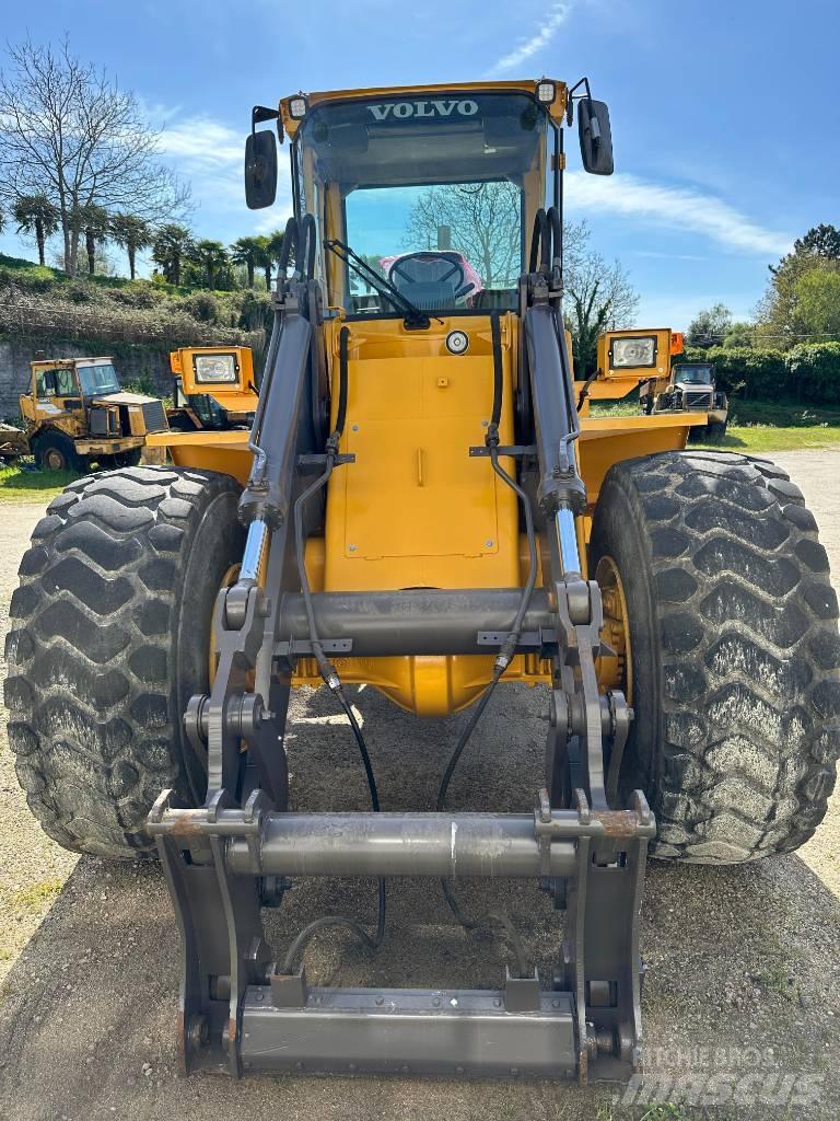 Volvo L90B Gumikerekes homlokrakodók