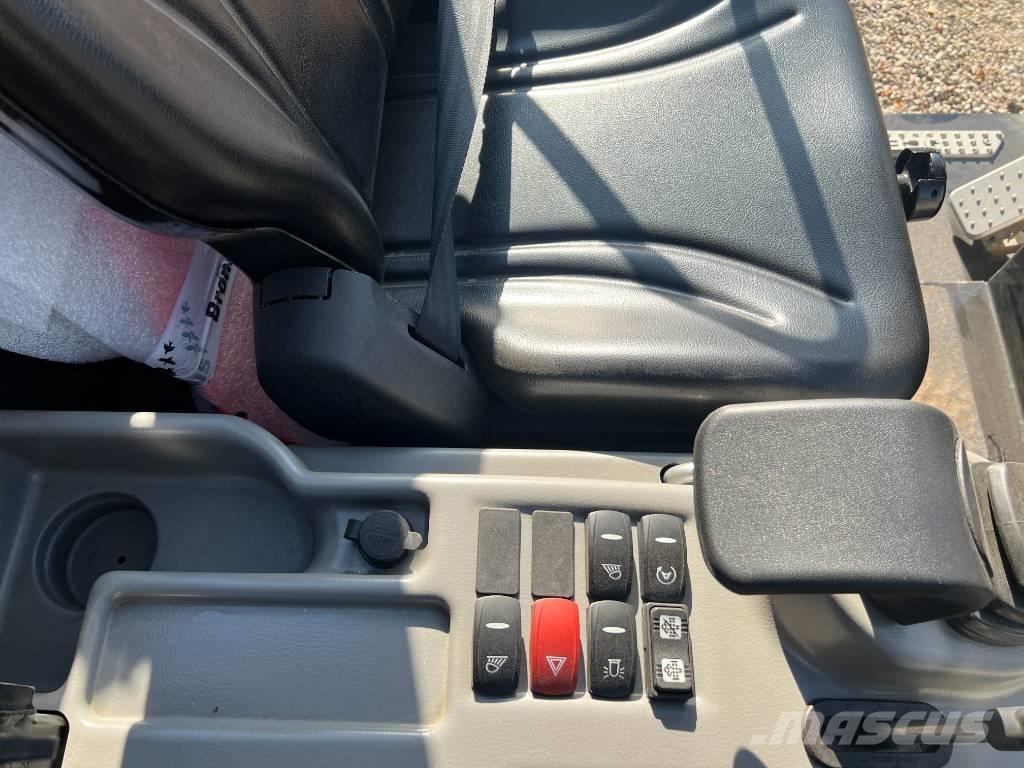 JCB 403 Plus Mini homlokrakodók