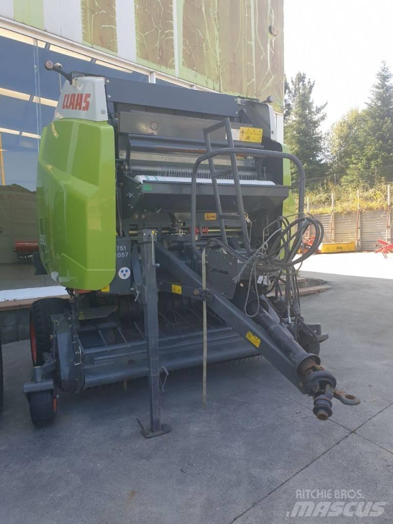 CLAAS Variant 360 Körbálázók