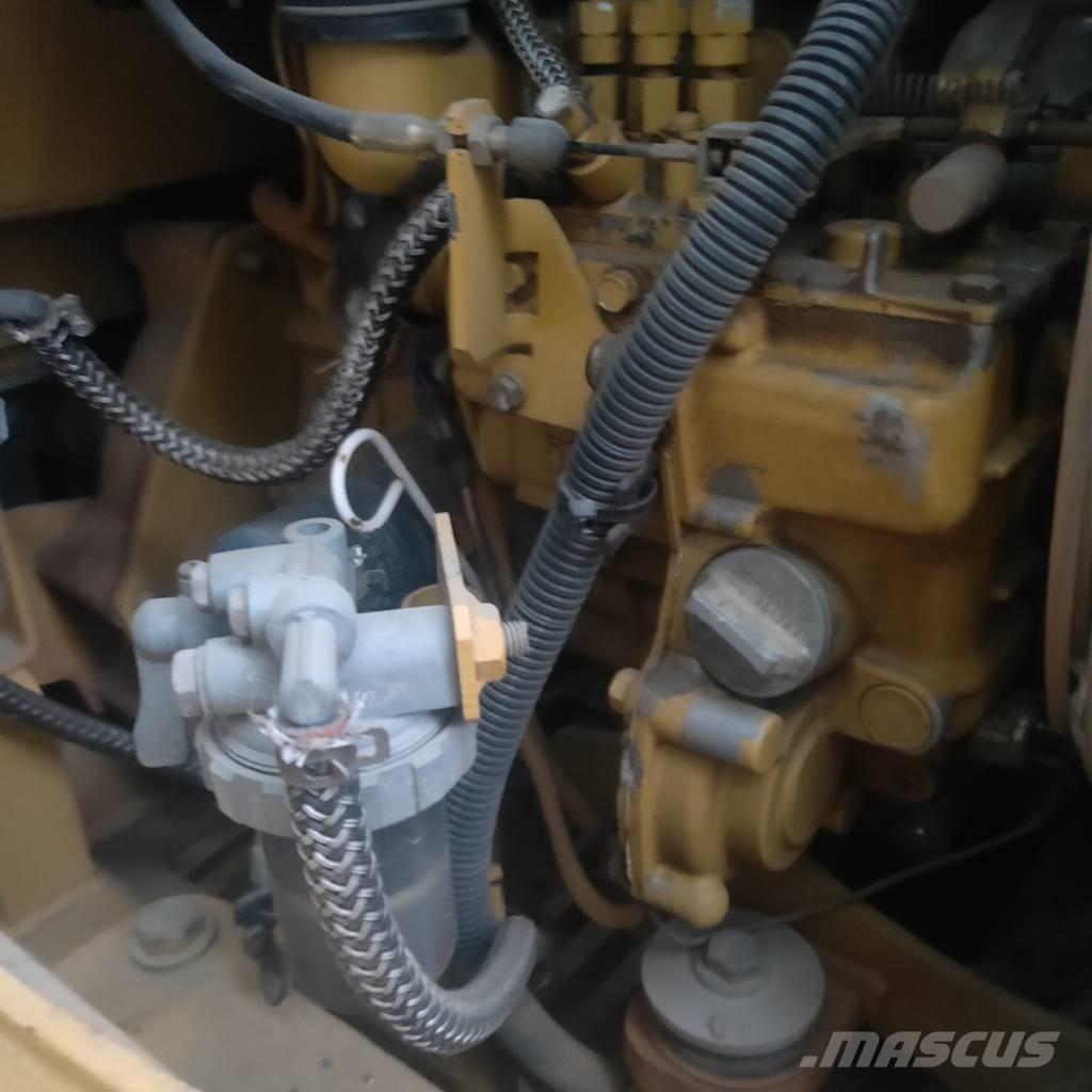 CAT 302CR Mini kotrók < 7t