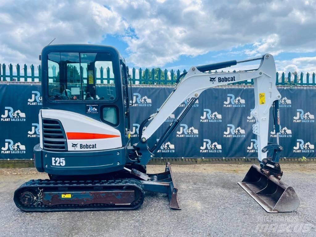 Bobcat E 25 Mini kotrók < 7t
