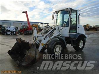 Liebherr L 506 Gumikerekes homlokrakodók