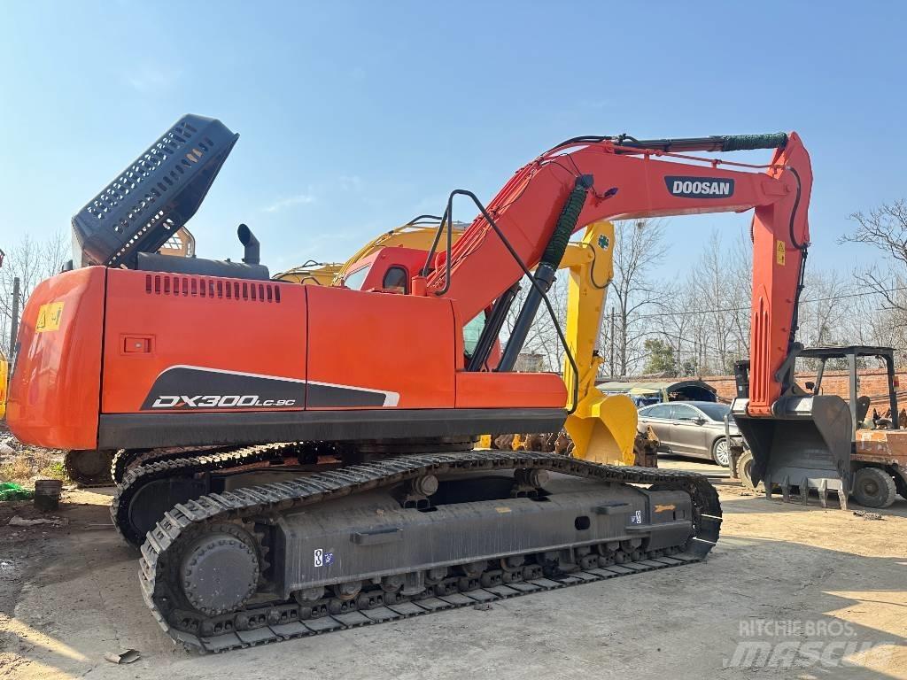 Doosan DX 300 Lánctalpas kotrók