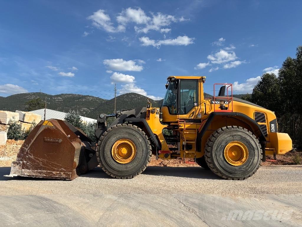 Volvo L 260 H Gumikerekes homlokrakodók