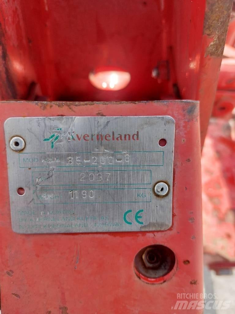 Kverneland EM 85 4 Váltvaforgató ekék