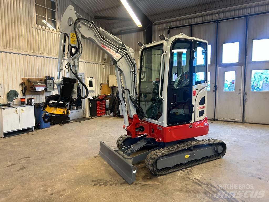 Takeuchi TB325 Mini kotrók < 7t