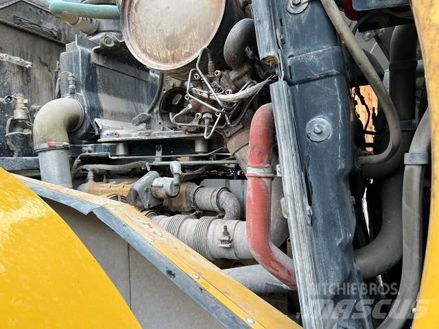 CAT 966 KXE Gumikerekes homlokrakodók