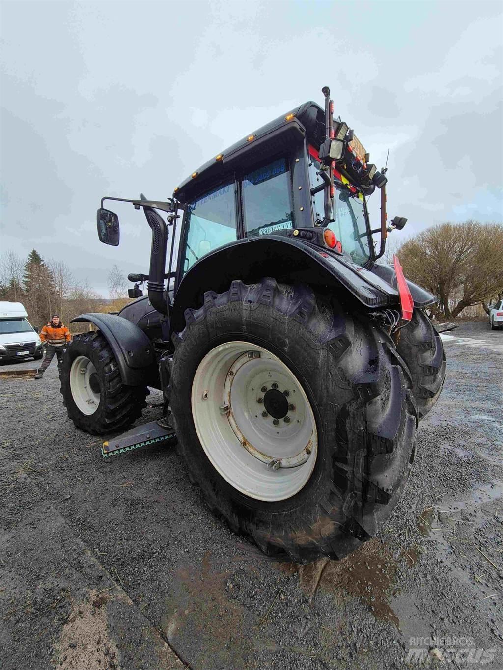 Valtra T191LS Traktorok