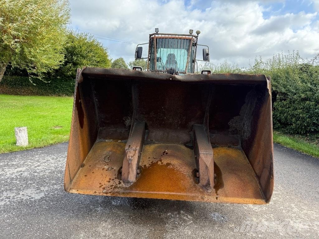 Doosan DL 200 Gumikerekes homlokrakodók