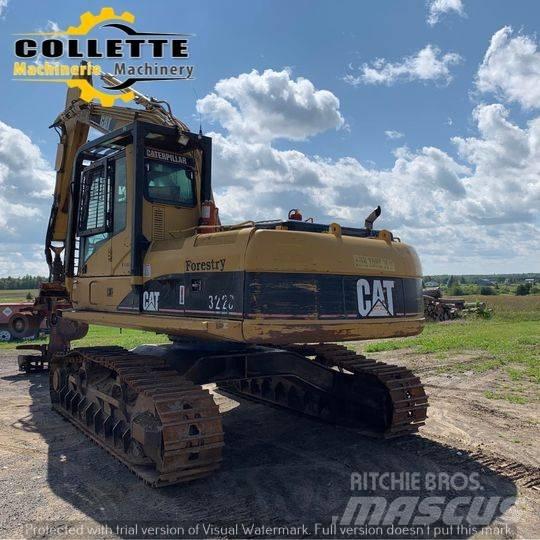 CAT 322C Betakarítók