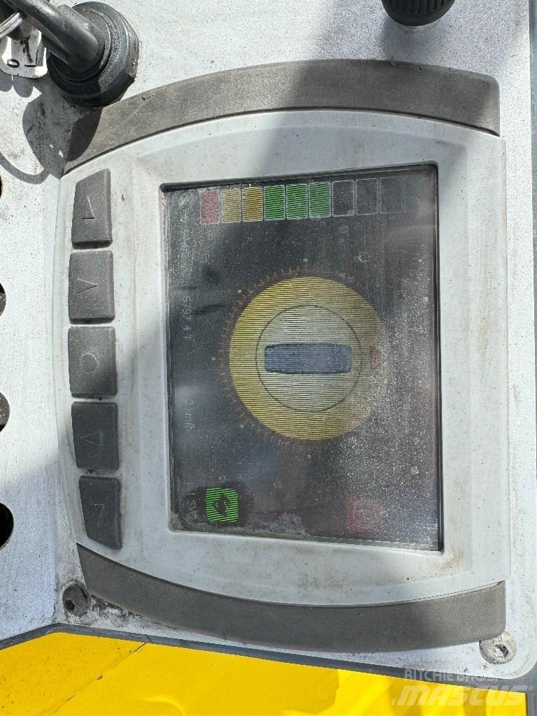 Combilift CBE3000 Tolóoszlopos négyutas targonca