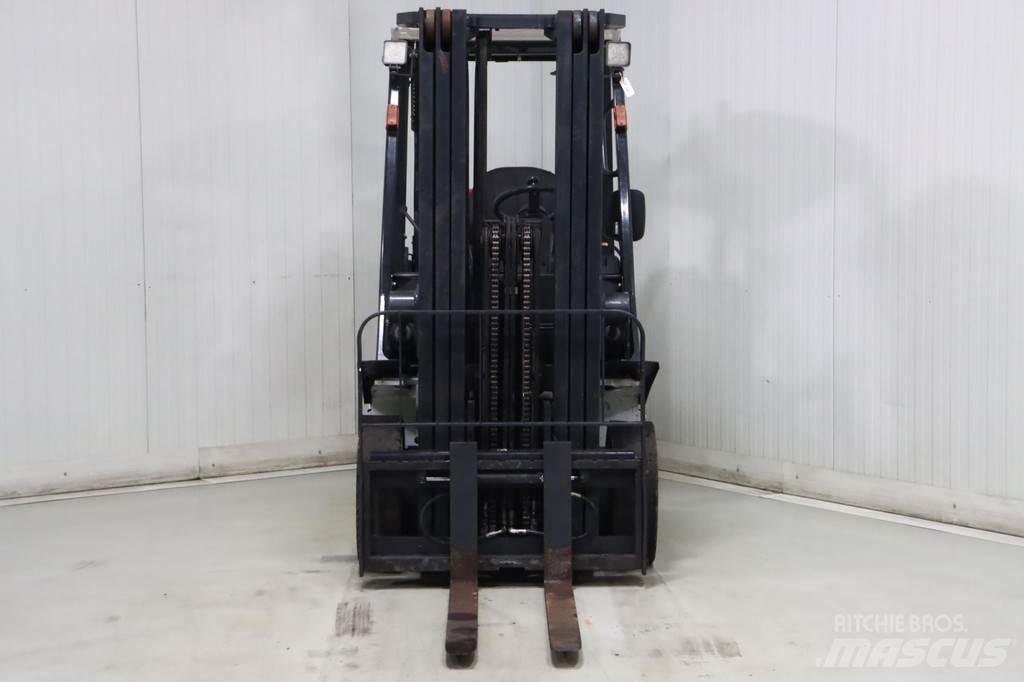 Nissan U1D2A20LQ Gázüzemű targoncák