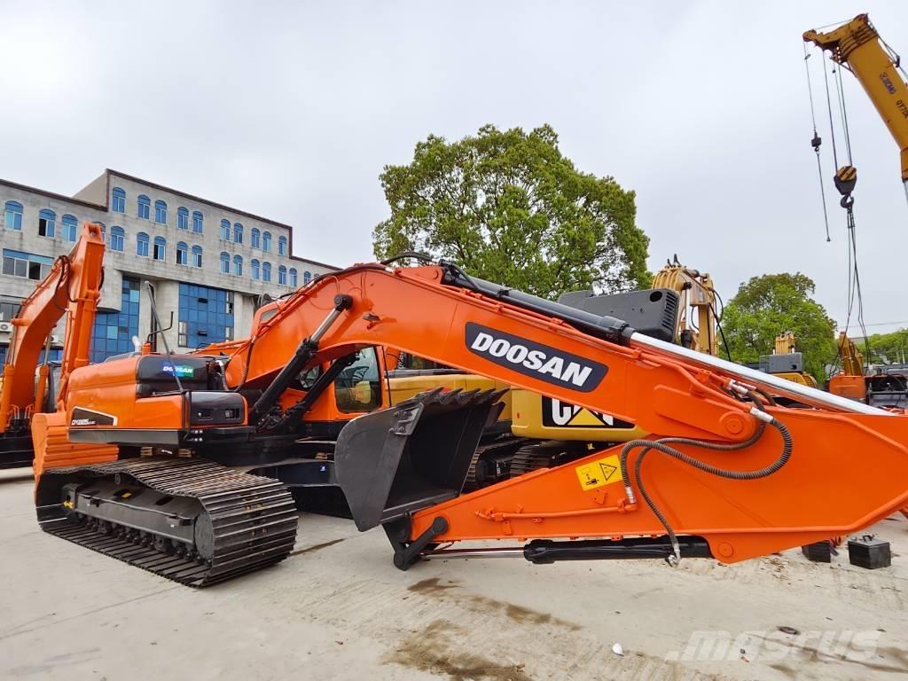 Doosan DX 225 LC Lánctalpas kotrók