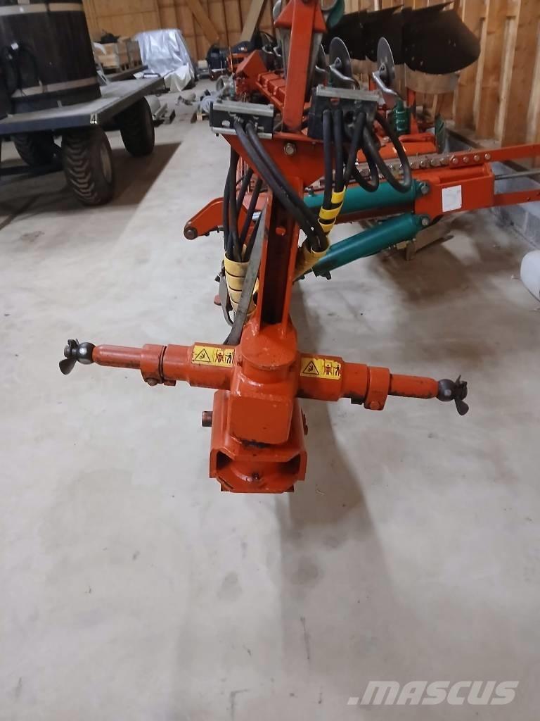 Kverneland PB100-8 Váltvaforgató ekék