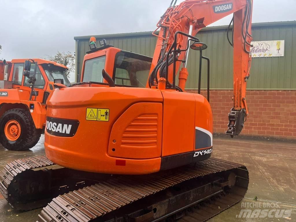  2015 DX140LCR-3 Lánctalpas kotrók