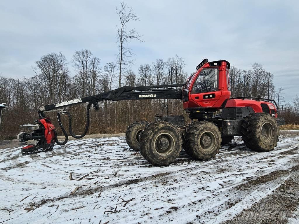 Komatsu 951 Betakarítók