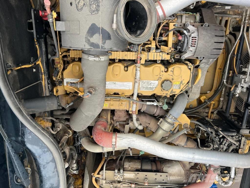 CAT 725 C Csuklósdömperek