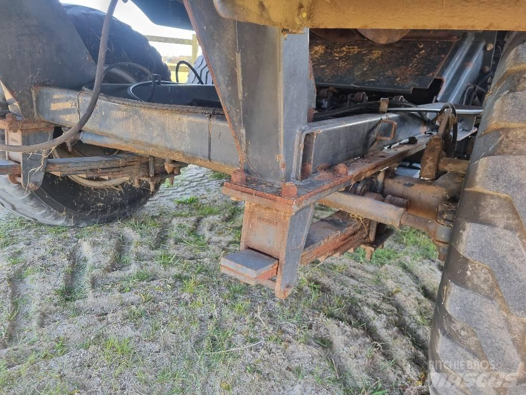 Vicon LB8200 Szögletes bálázók
