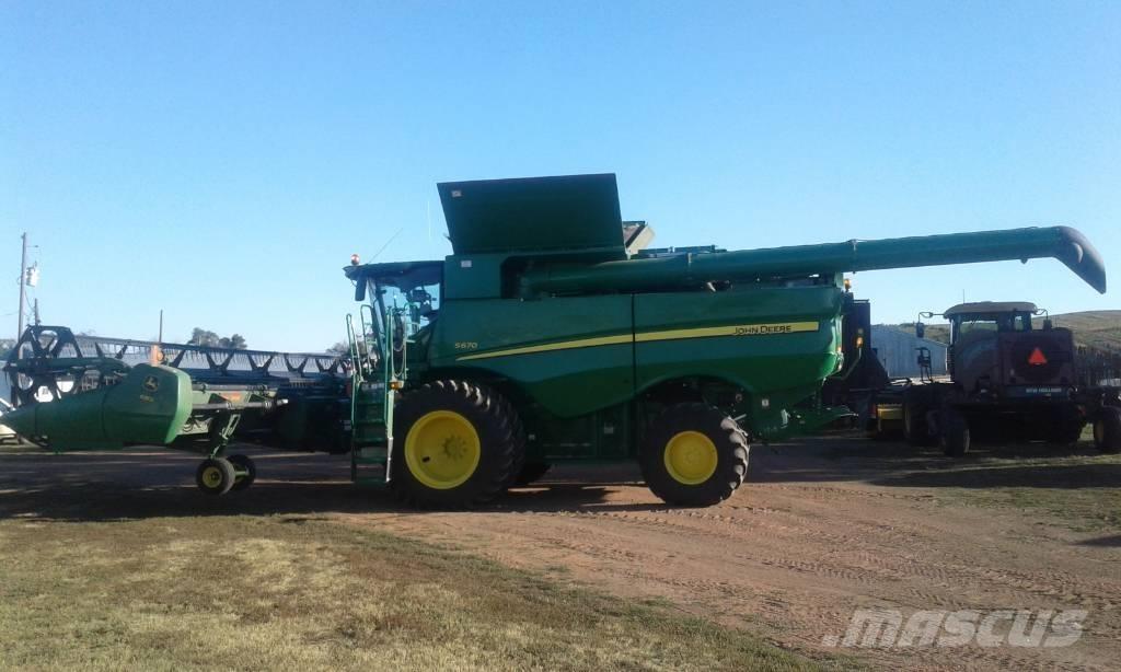 John Deere S 670 Kombájnok