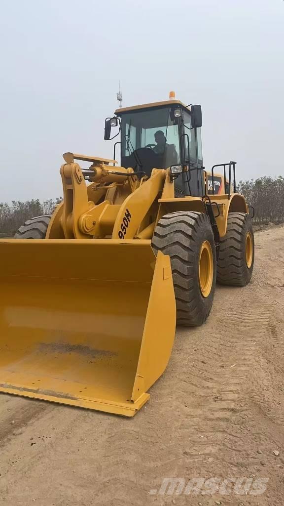 CAT 950 H Gumikerekes homlokrakodók