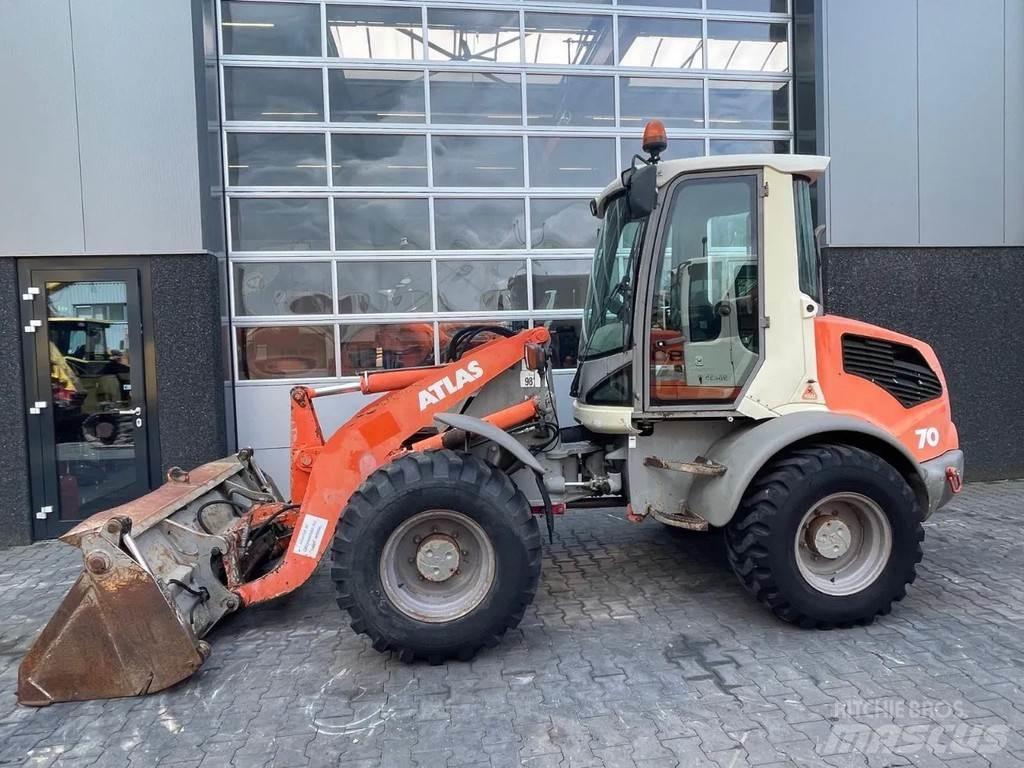 Atlas AR70 Gumikerekes homlokrakodók