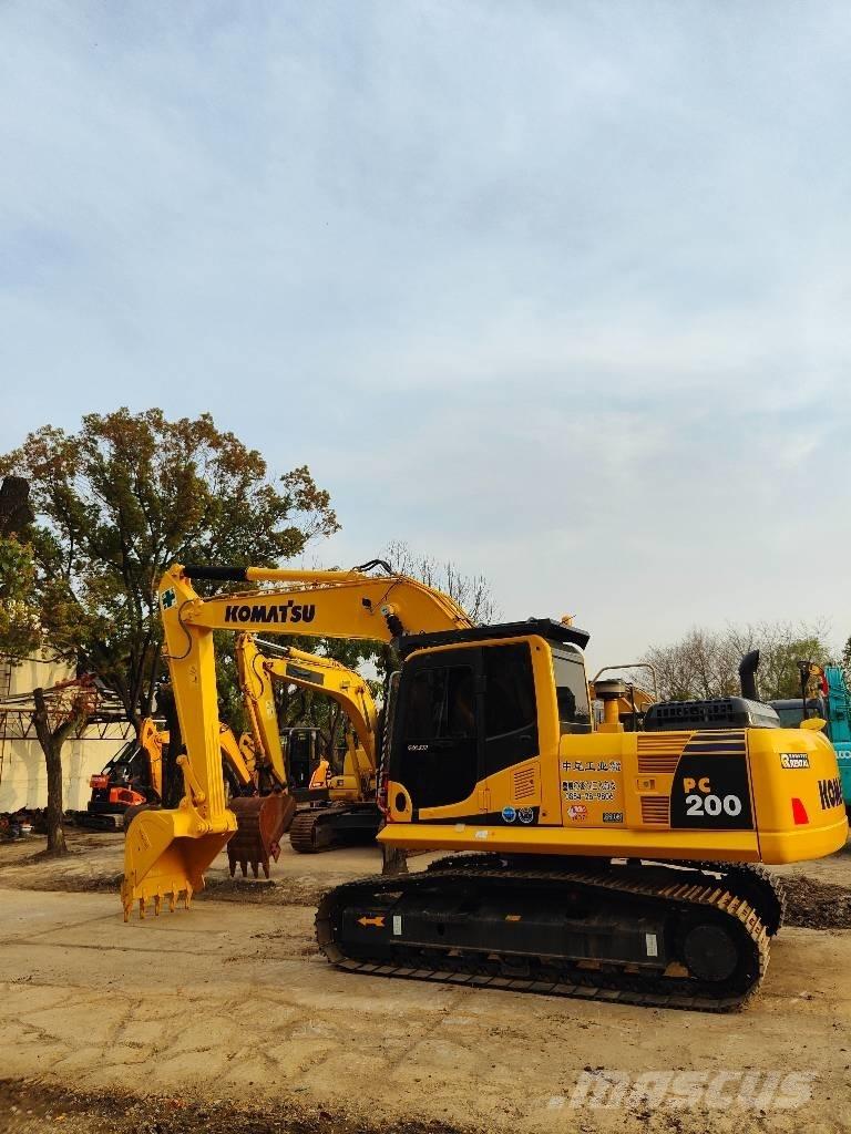 Komatsu PC200 Lánctalpas kotrók