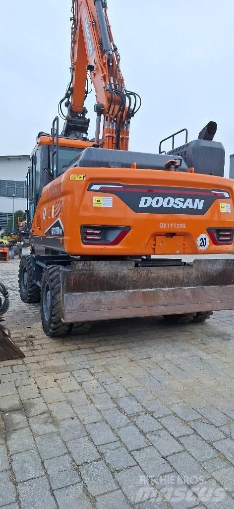 Doosan DX 190 W-7 Gumikerekes kotrók