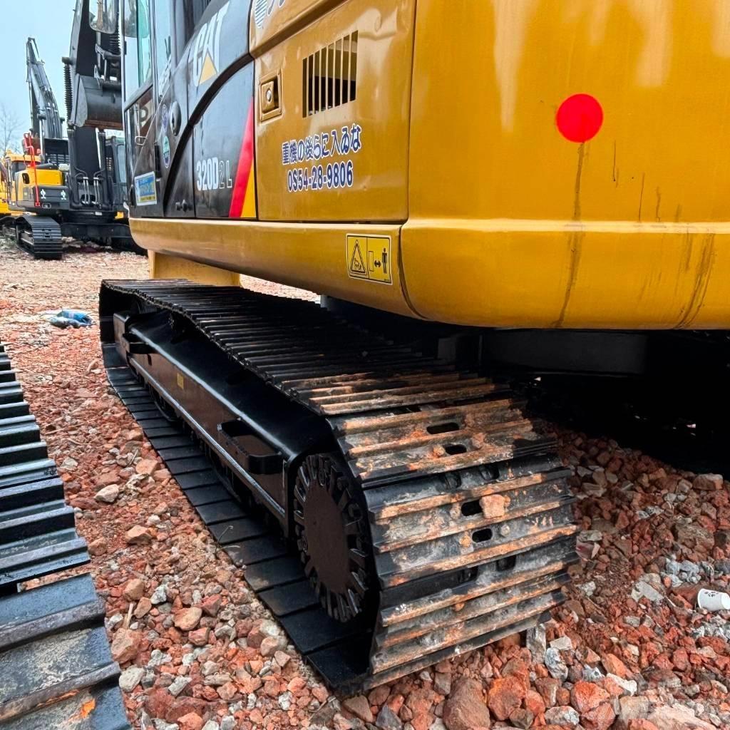CAT 320 D Lánctalpas kotrók