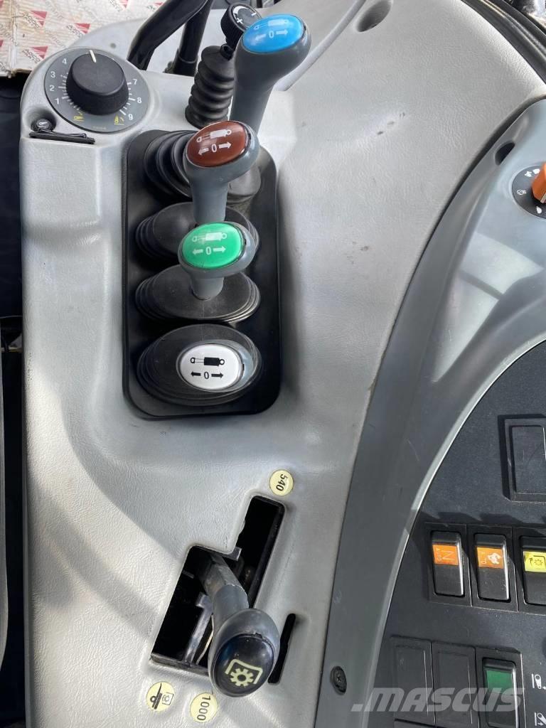 Valtra T 121 HT Traktorok