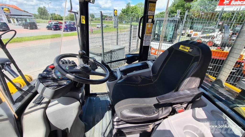 CAT 908 Gumikerekes homlokrakodók