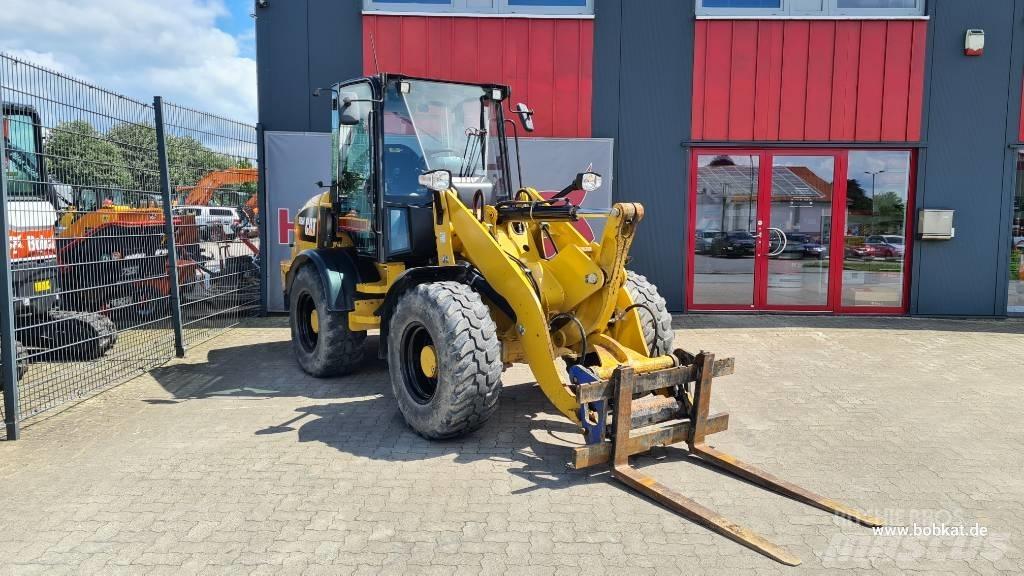 CAT 908 Gumikerekes homlokrakodók