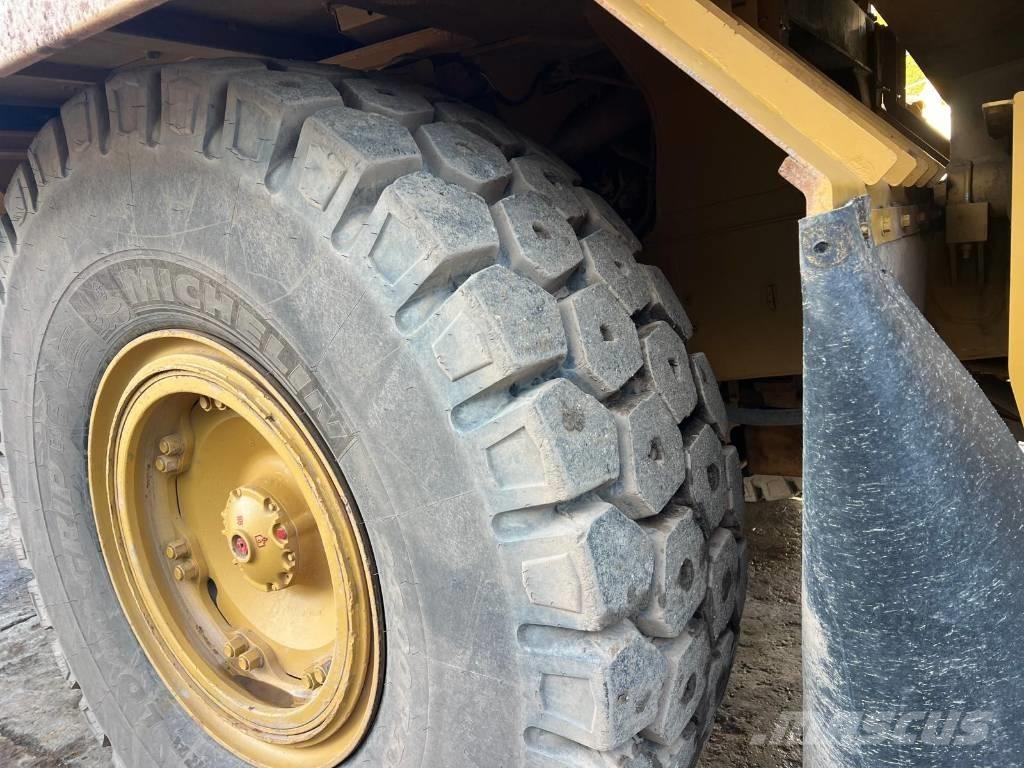 CAT 775 F Nehézdömper