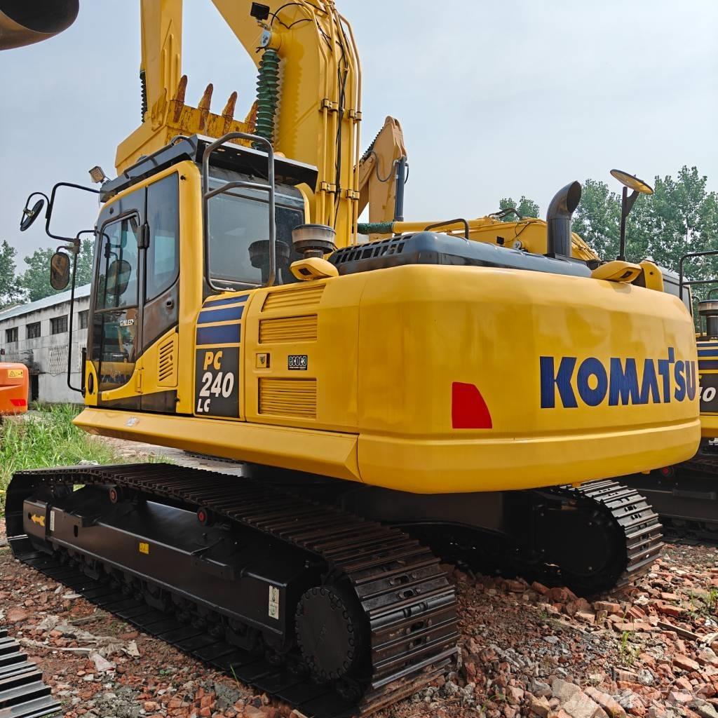 Komatsu 240-8 Lánctalpas kotrók