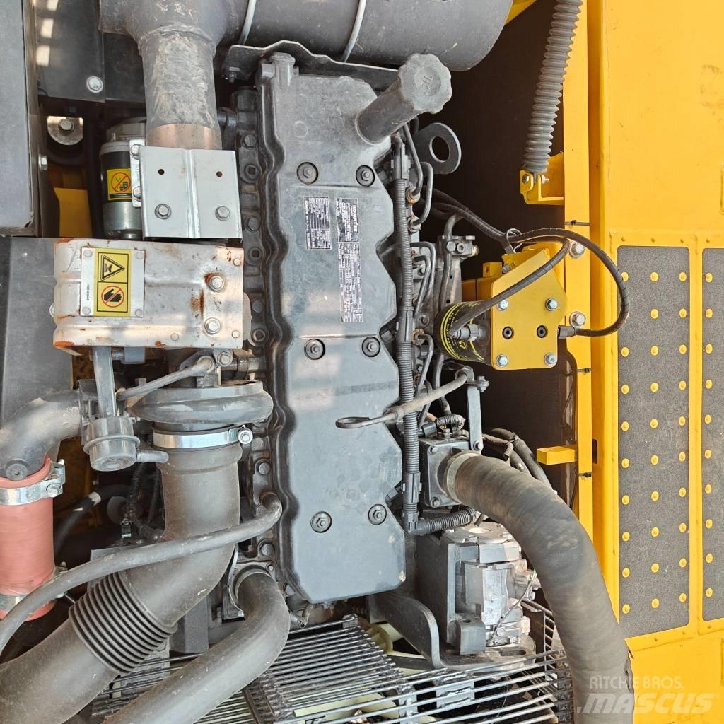 Komatsu 240-8 Lánctalpas kotrók