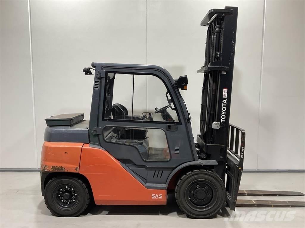 Toyota 40-8FD40N Dízel targoncák