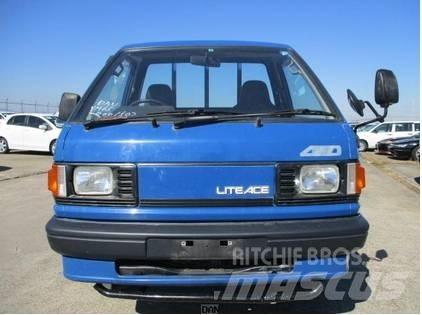 Toyota T-YM65 Platós / Ponyvás teherautók