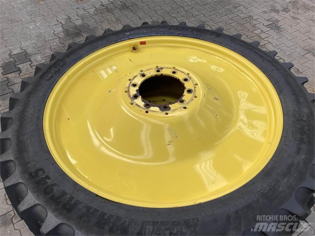 BKT 320/90R54 Gumiabroncsok, kerekek és felnik