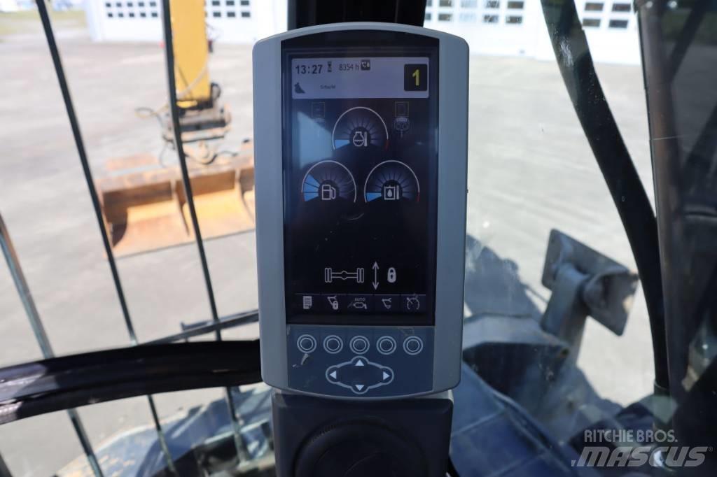 CAT M322D Gumikerekes kotrók