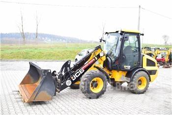JCB 406 Toolmaster Gumikerekes homlokrakodók