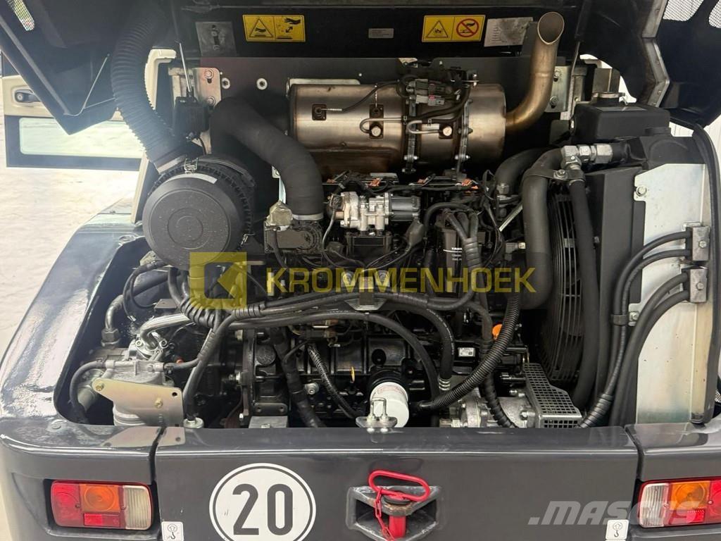 Terex TL80 Gumikerekes homlokrakodók