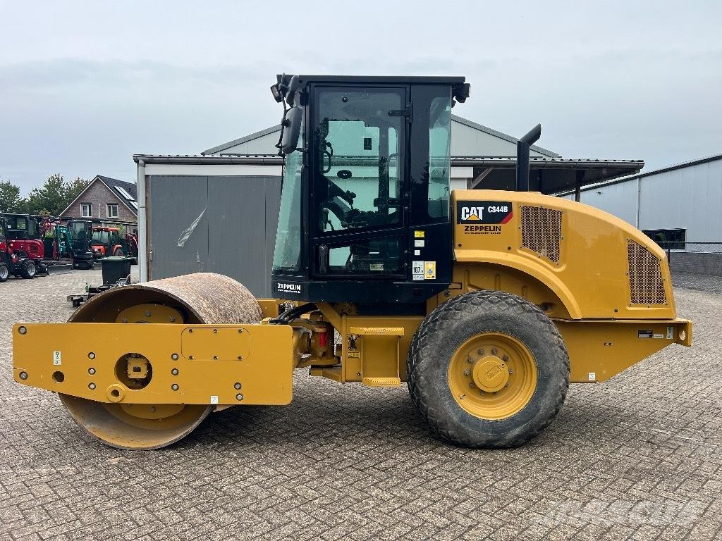 CAT CS44B - CS 44 B Egydobos hengerek
