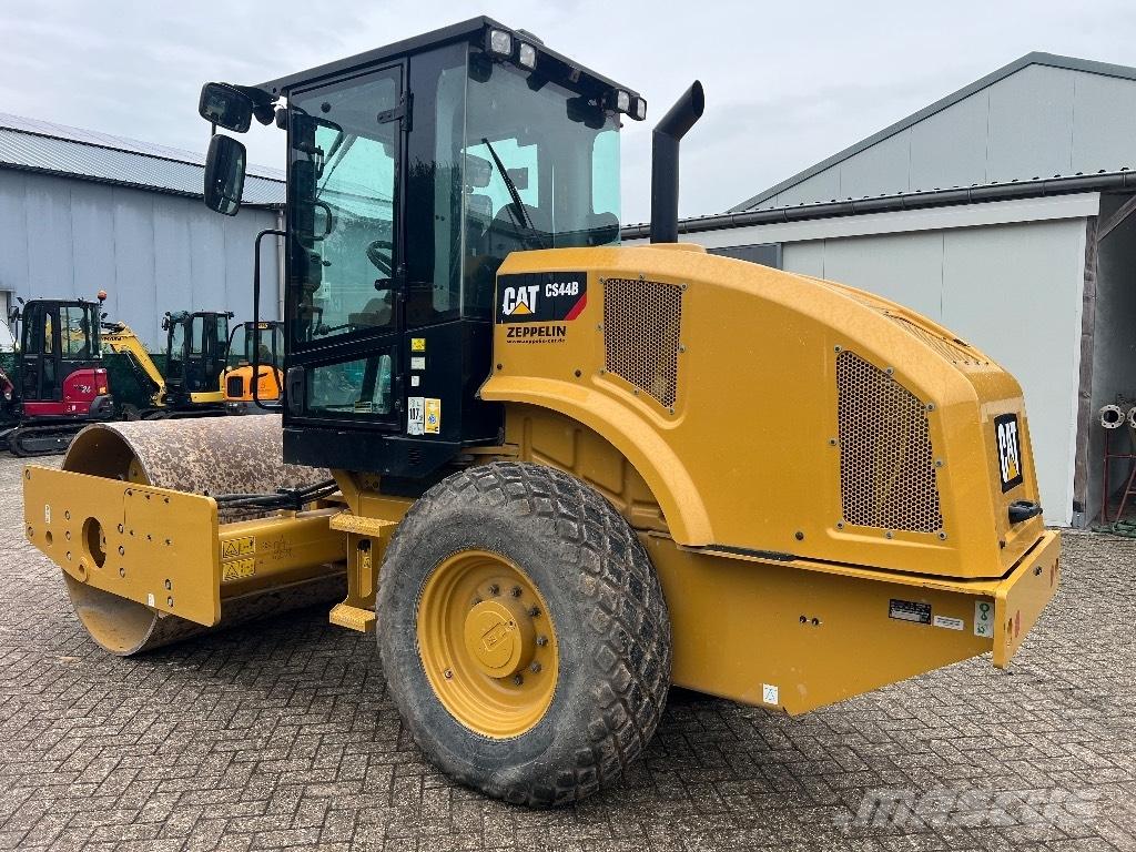 CAT CS44B - CS 44 B Egydobos hengerek