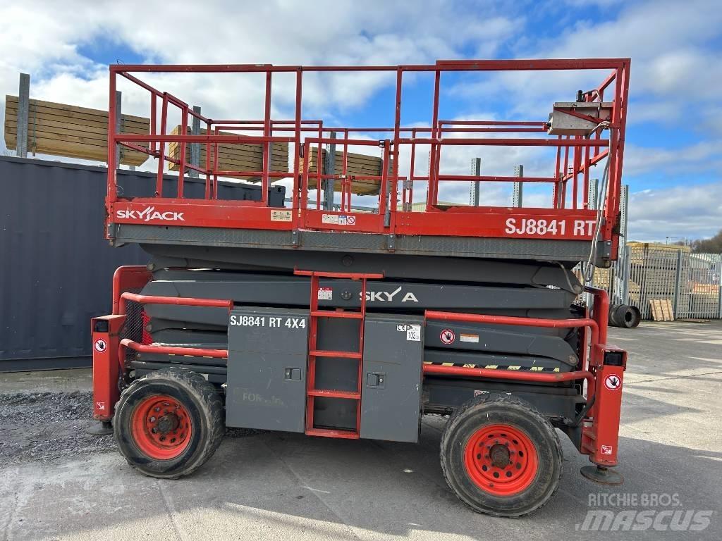 SkyJack SJ 8841 RT Ollós emelők