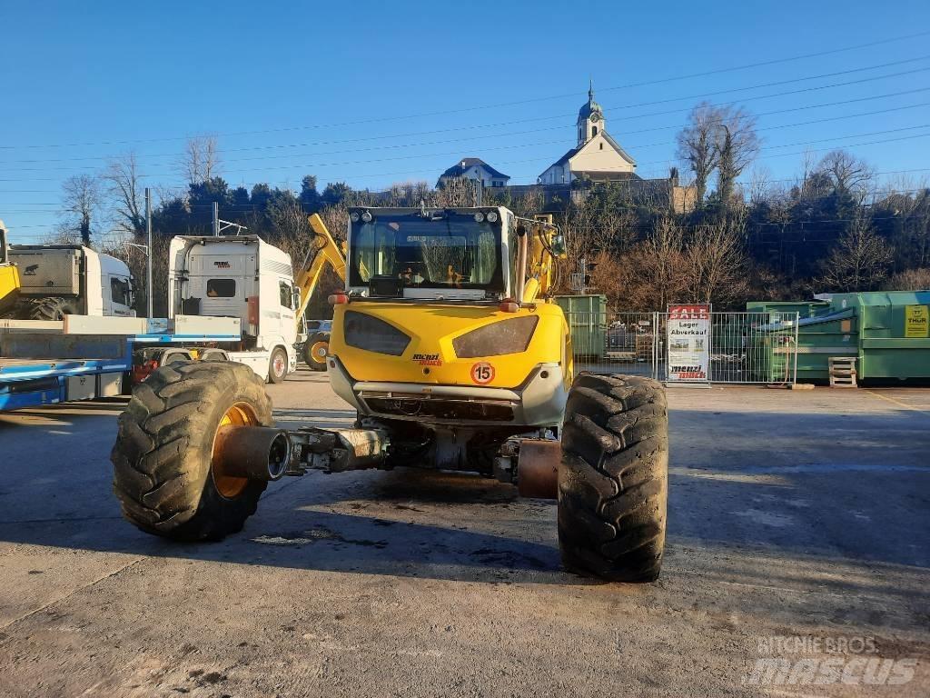 Menzi Muck M535 Gumikerekes kotrók