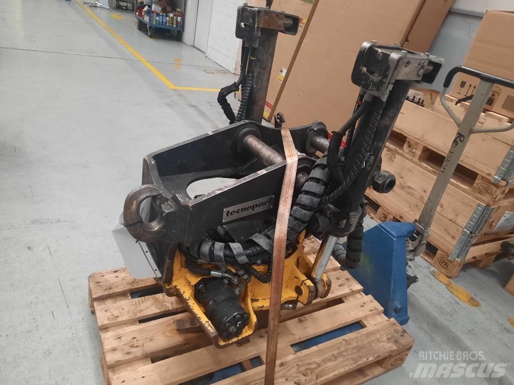 Menzi Muck M535 Gumikerekes kotrók