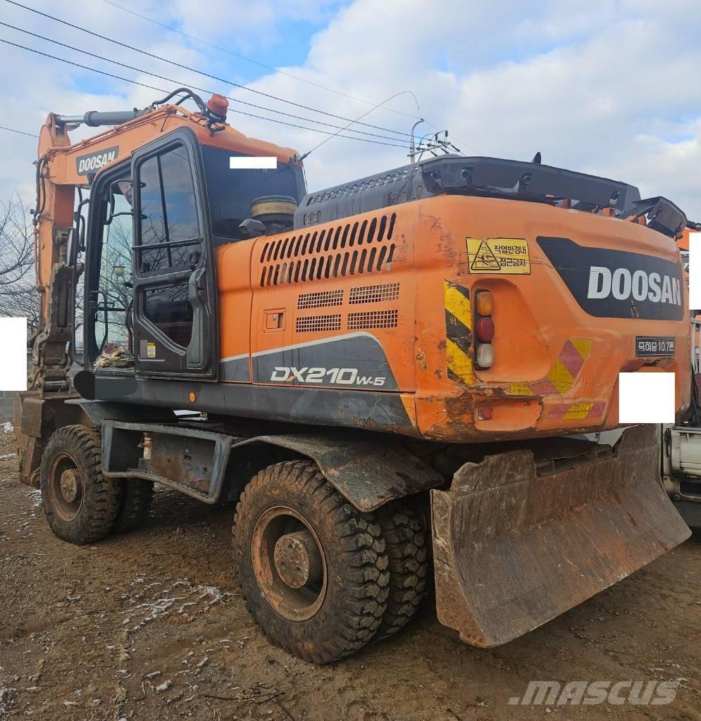 Doosan DX210WA Gumikerekes kotrók