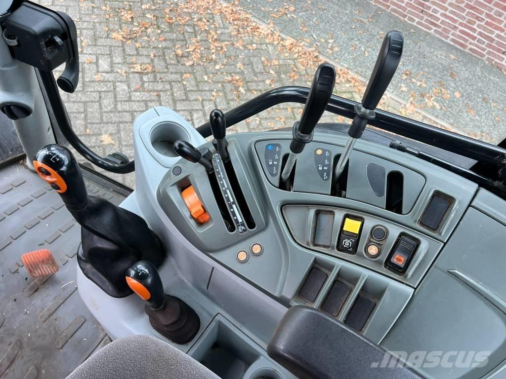 CLAAS Atos 230 Traktorok