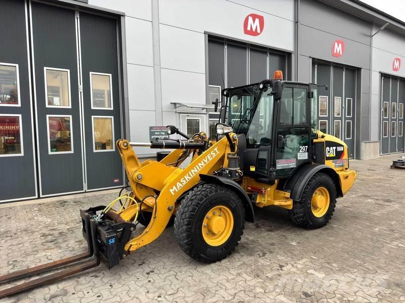 CAT 906M Cat 906M Gumikerekes homlokrakodók